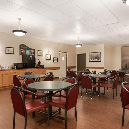 High Prairie Inn Экстерьер фото